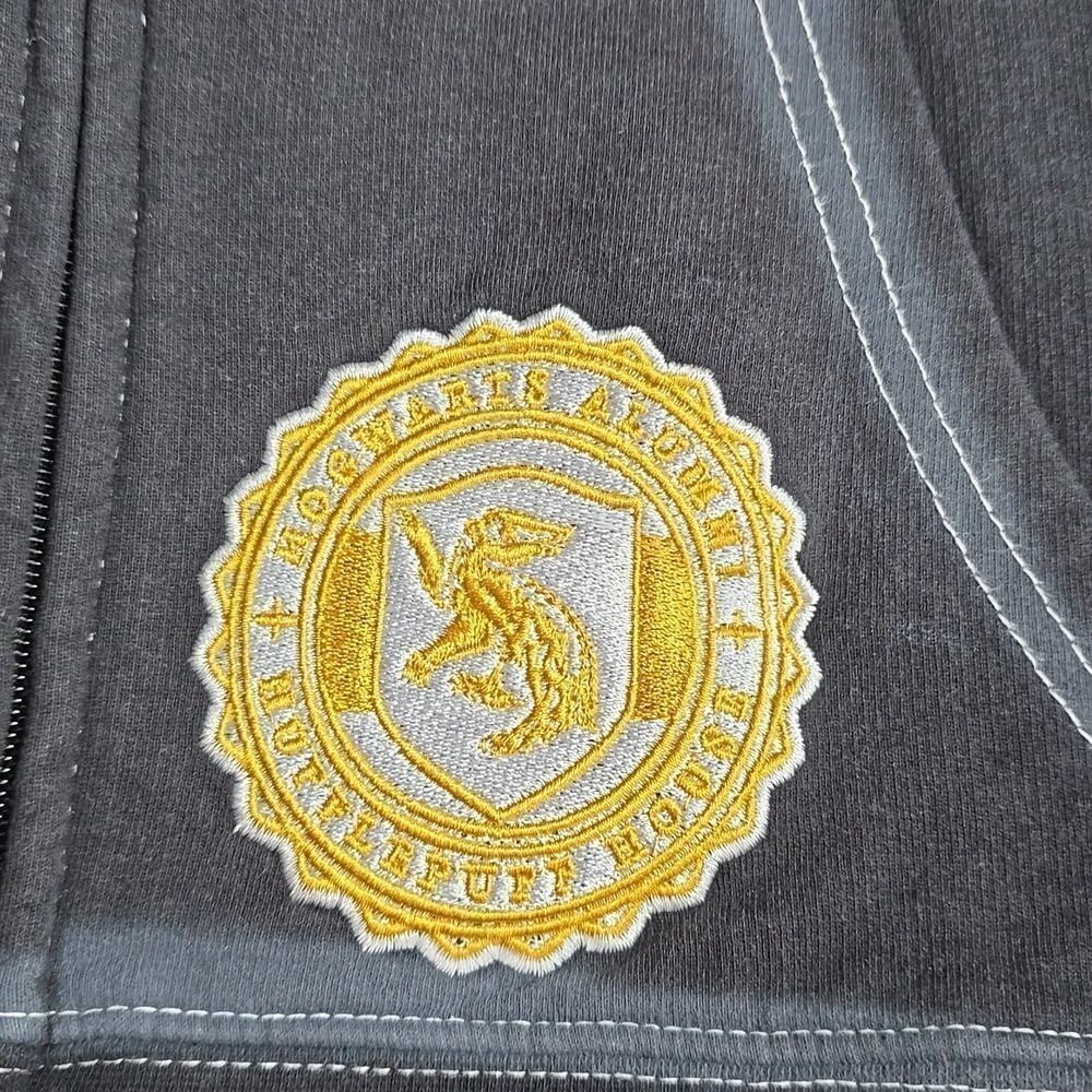 587 NWT Harry Potter Hufflepuff Women's Zippered Hoodie Size Medium - Picture 4 of 7